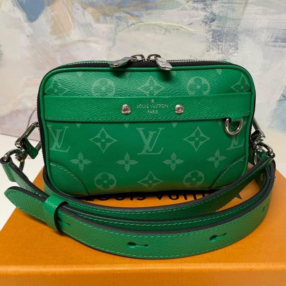 ❌SOLD❌ 💚BEAUTIFUL💚 Authentic LV Alpha Wearable Wallet Bag in Taigarama